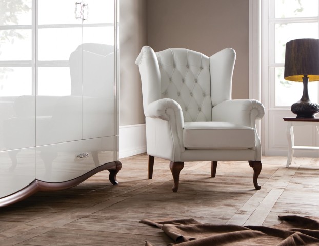 Chairs & Armchairs